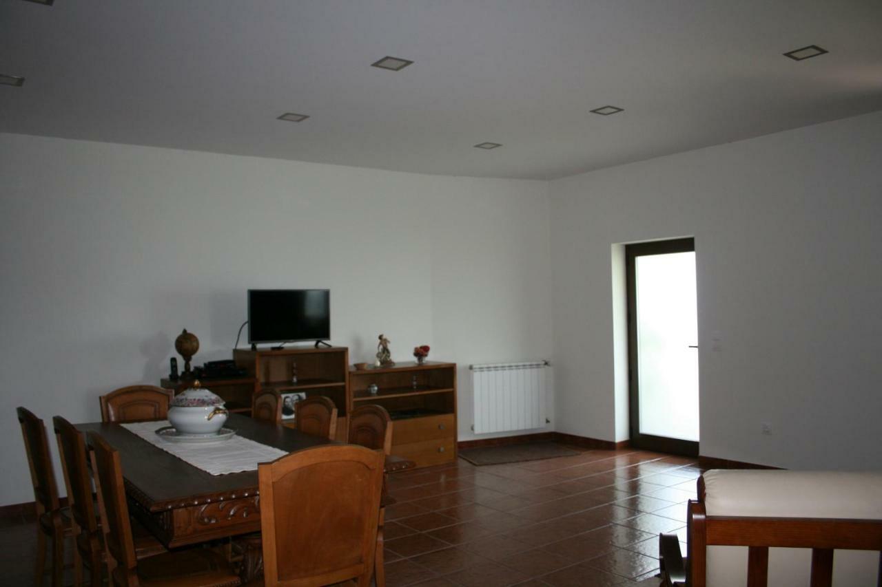 הוילה ואלה דה קאמברה Casa Do Aido De Cima מראה חיצוני תמונה